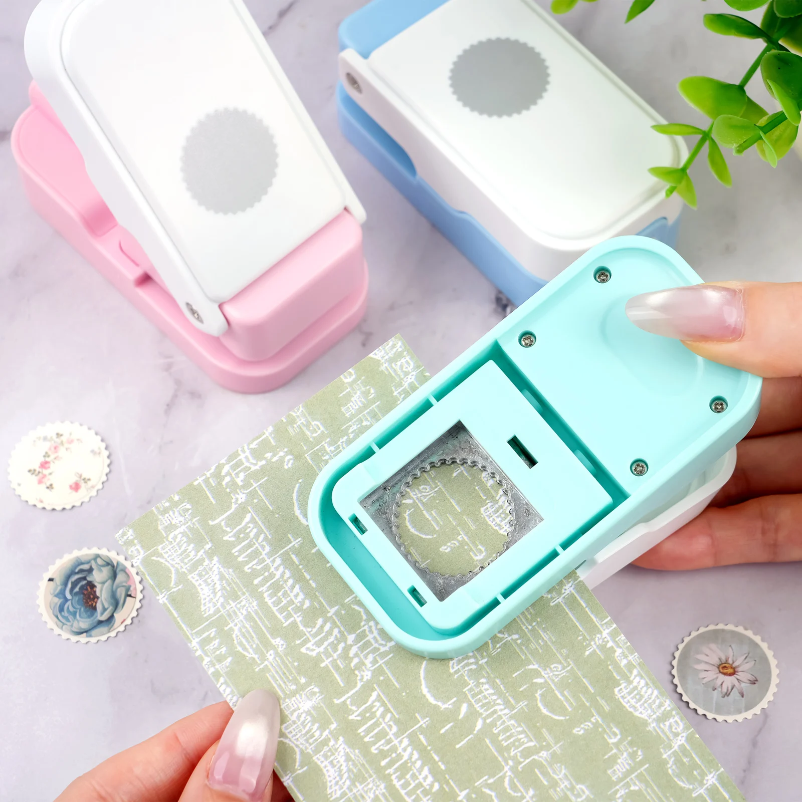 Scrapbooking - เครื่องเจาะกระดาษวงกลมลายแสตมป์สำหรับงานจันค์เจอร์นัลและสแครปบุ๊คกิ้ง เครื่องเจาะวงกลมแบบซ้อนชั้นสำหรับงานประดิษฐ์การ์ด DIY