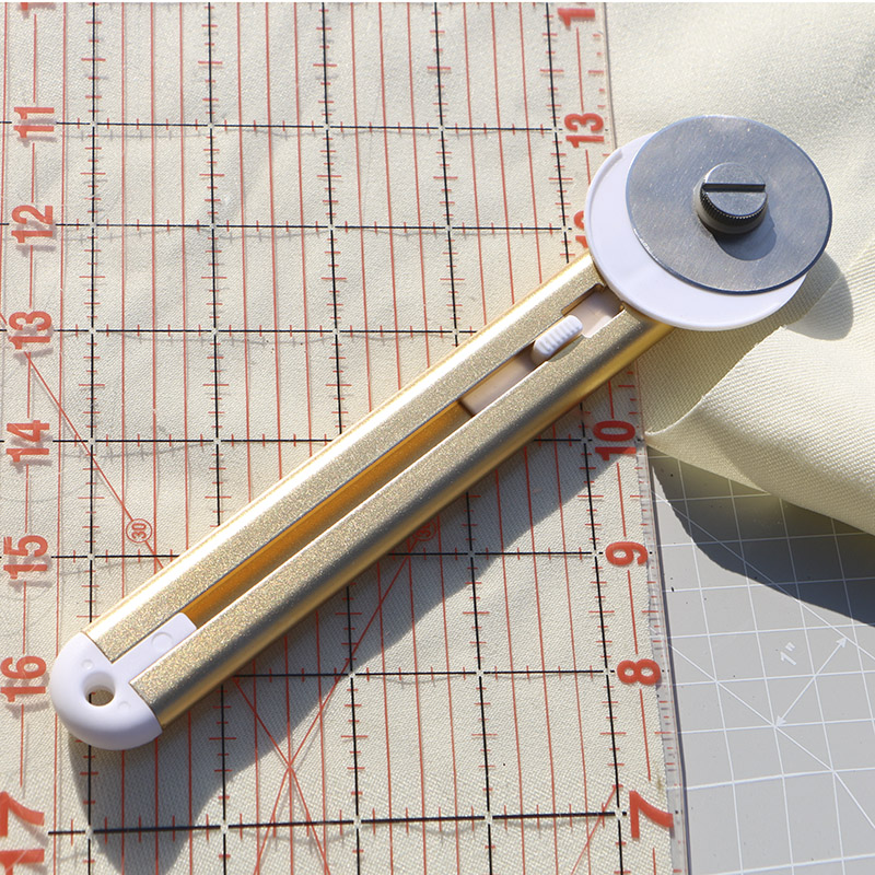 เครื่องตัดผ้าแบบหมุน 45 มม. พร - Rotary Cutter For Fabric 45Mm บทวิจารณ์และราคา
